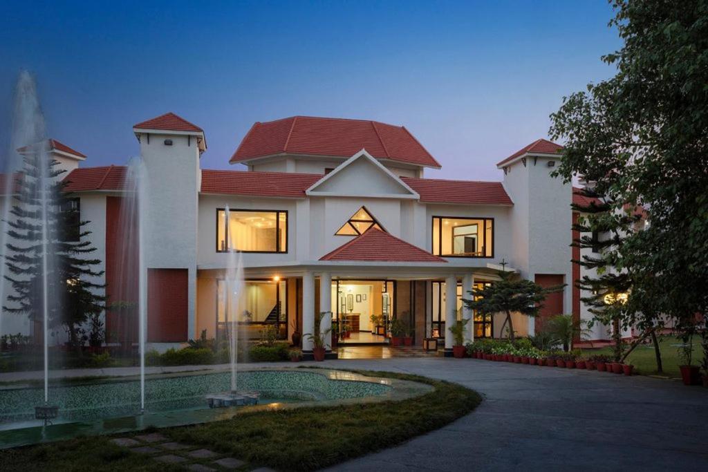 Naturoville Wellness Resort Rishikesh - Surrounded By Nature, Rooted In Wellness Doiwala Exterior foto
